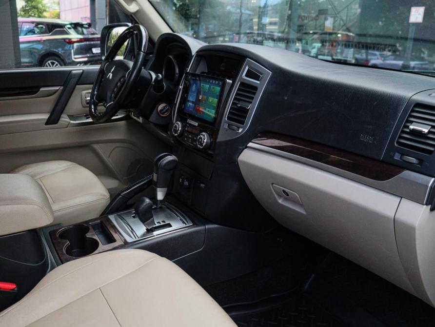 Mitsubishi Pajero IV Рестайлинг 2 Москва  - изображение 8