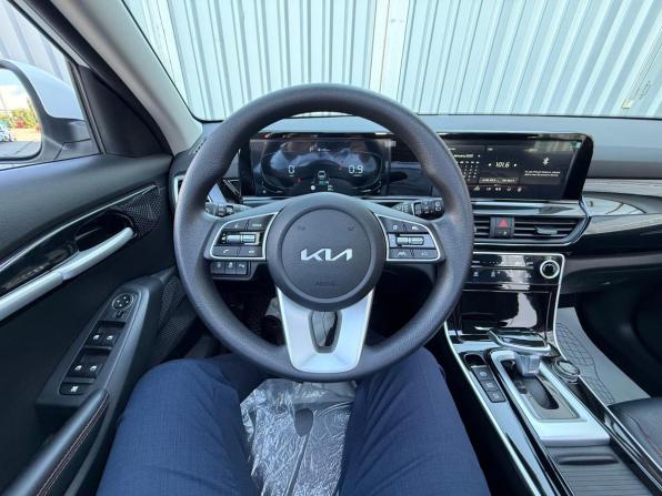 Kia Seltos I Рестайлинг с пробегом 2024 года, цена 2 599 000 рублей, 5 км, внедорожник, Автокод Объявления