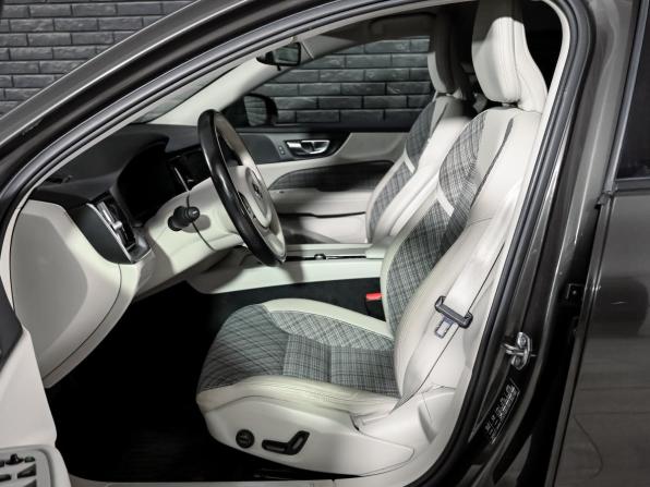 Volvo V60 Cross Country II с пробегом 2020 года, цена 3 700 000 рублей, 110911 км, универсал, Автокод Объявления