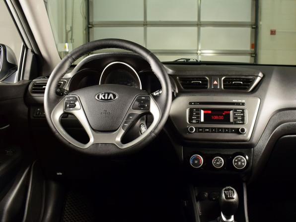 Kia Rio III Рестайлинг с пробегом 2017 года, цена 935 999 рублей, 113779 км, седан, Автокод Объявления