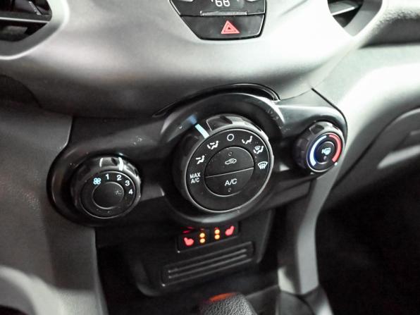 Ford EcoSport II с пробегом 2018 года, цена 1 200 000 рублей, 33231 км, внедорожник, Автокод Объявления