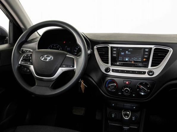 Hyundai Solaris II Рестайлинг с пробегом 2022 года, цена 1 744 000 рублей, 60000 км, седан, Автокод Объявления