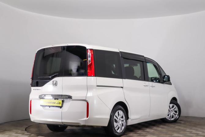 Honda Stepwgn V с пробегом 2015 года, цена 2 049 000 рублей, 91375 км, минивэн, Автокод Объявления