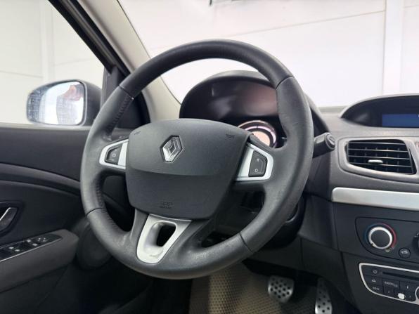 Renault Megane III с пробегом 2011 года, цена 829 000 рублей, 204832 км, хэтчбек, Автокод Объявления