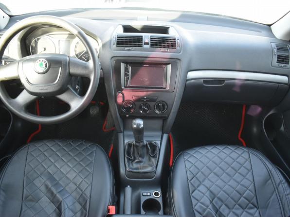 Skoda Octavia II (A5) Рестайлинг с пробегом 2011 года, цена 494 000 рублей, 284068 км, лифтбек, Автокод Объявления