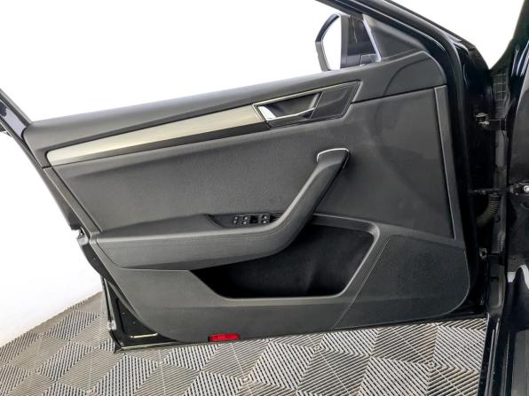 Skoda Superb III Рестайлинг с пробегом 2022 года, цена 3 330 000 рублей, 73321 км, лифтбек, Автокод Объявления