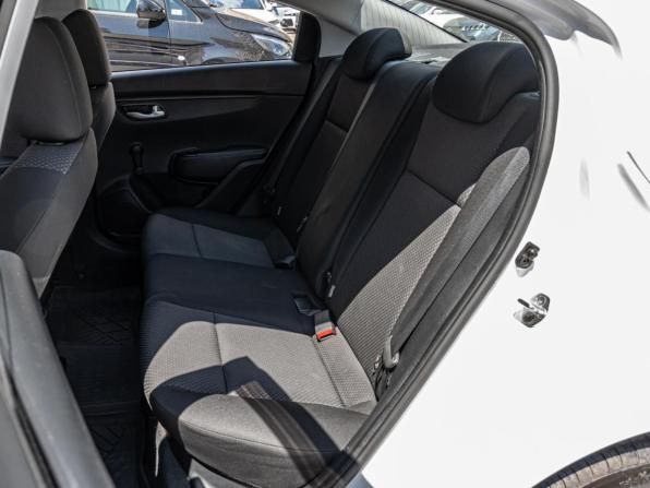 Kia Rio IV Рестайлинг с пробегом 2021 года, цена 1 340 000 рублей, 170500 км, седан, Автокод Объявления
