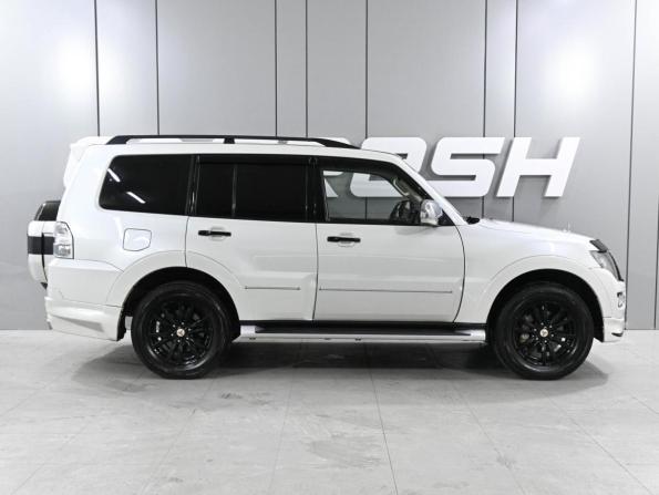 Mitsubishi Pajero IV Рестайлинг 2 с пробегом 2019 года, цена 3 590 000 рублей, 39719 км, внедорожник, Автокод Объявления