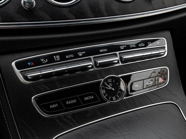 Mercedes-Benz E-Класс V (W213 S213 C238) с пробегом 2018 года, цена 3 249 000 рублей, 95880 км, седан, Автокод Объявления