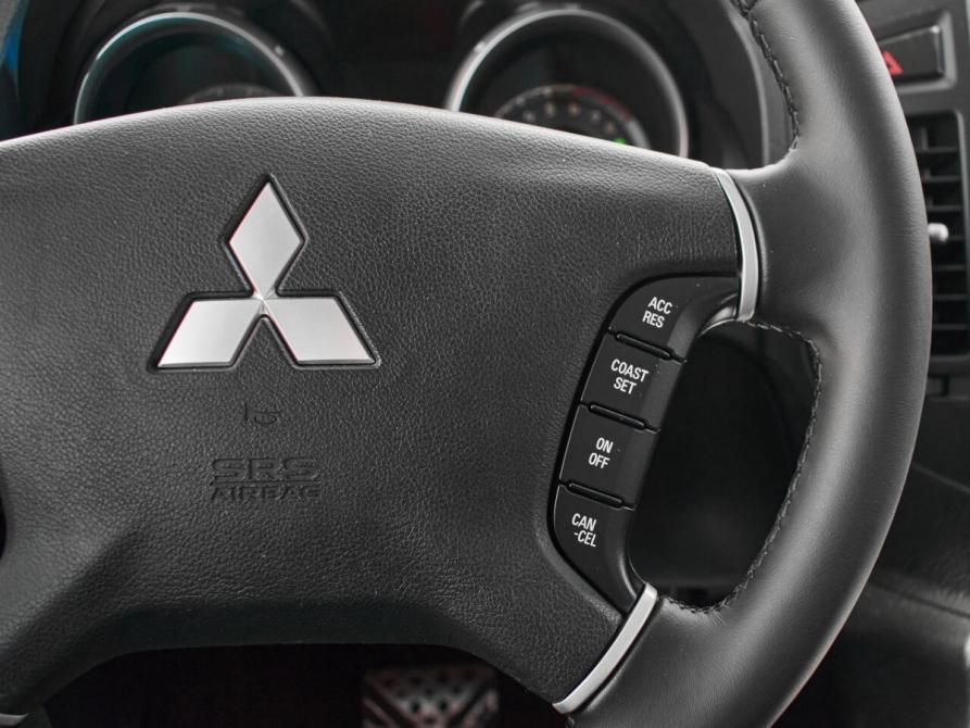 Mitsubishi Pajero IV Рестайлинг 1 Екатеринбург  - изображение 13