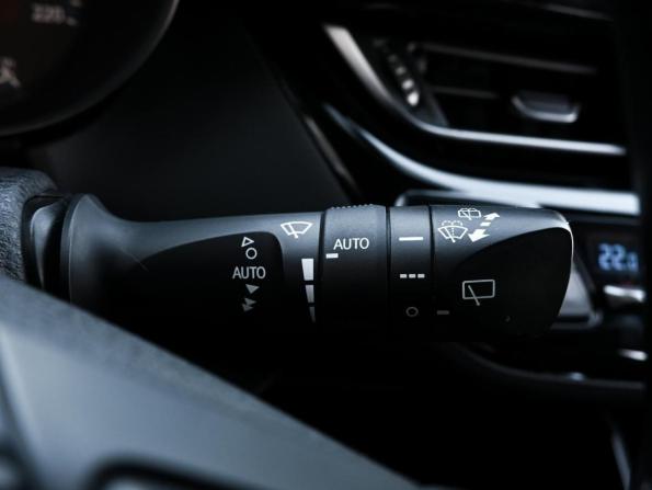 Toyota C-HR I с пробегом 2019 года, цена 2 179 000 рублей, 66153 км, внедорожник, Автокод Объявления