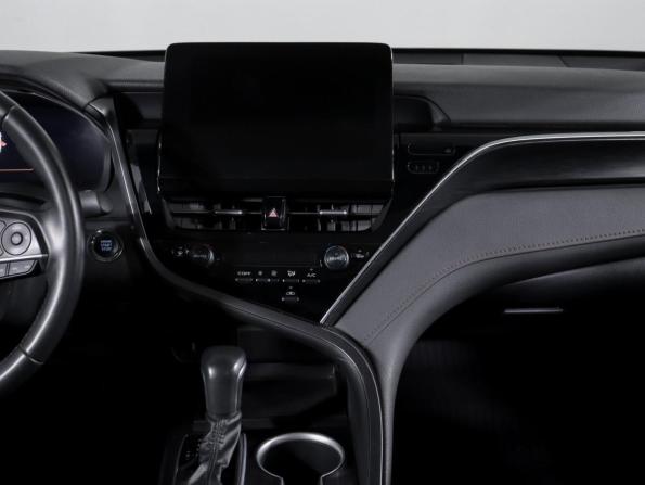 Toyota Camry VIII (XV70) Рестайлинг с пробегом 2023 года, цена 3 800 000 рублей, 28750 км, седан, Автокод Объявления