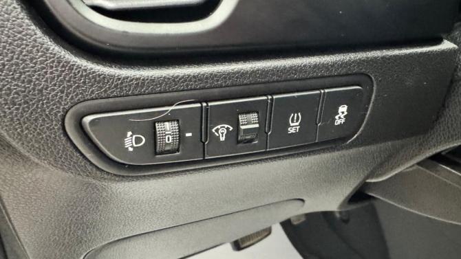 Kia Rio IV Рестайлинг с пробегом 2021 года, цена 1 855 000 рублей, 76245 км, хэтчбек, Автокод Объявления