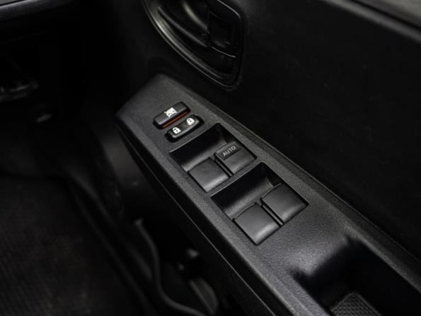 Toyota Vitz III (XP130) с пробегом 2012 года, цена 895 000 рублей, 77212 км, хэтчбек, Автокод Объявления