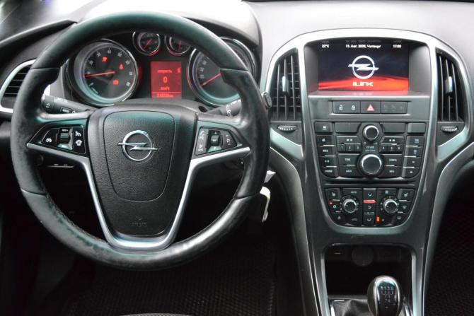 Opel Astra J Рестайлинг с пробегом 2014 года, цена 790 000 рублей, 212200 км, хэтчбек, Автокод Объявления