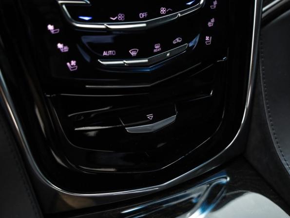 Cadillac Escalade IV с пробегом 2016 года, цена 3 799 000 рублей, 160756 км, внедорожник, Автокод Объявления