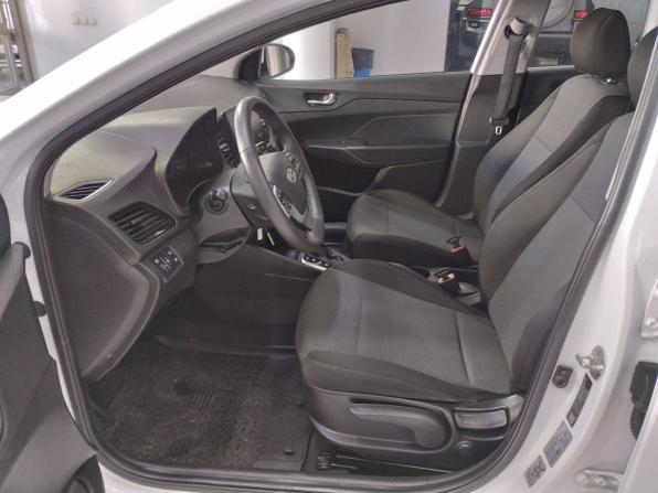 Hyundai Solaris II Рестайлинг с пробегом 2021 года, цена 1 680 000 рублей, 42790 км, седан, Автокод Объявления