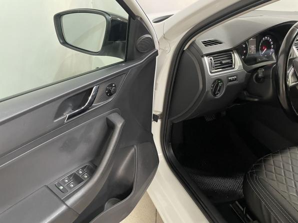 Skoda Rapid I с пробегом 2014 года, цена 849 000 рублей, 146020 км, лифтбек, Автокод Объявления
