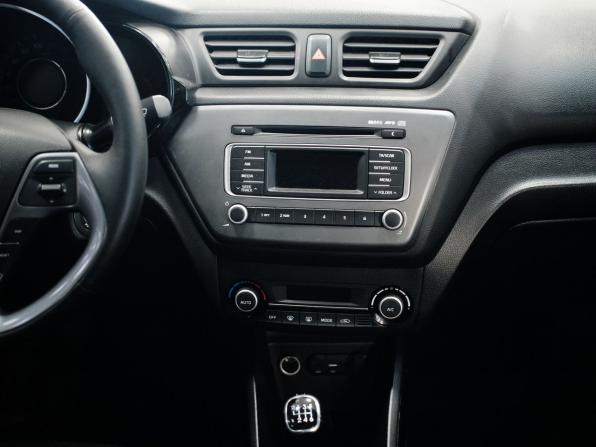 Kia Rio III Рестайлинг с пробегом 2016 года, цена 696 000 рублей, 273910 км, седан, Автокод Объявления