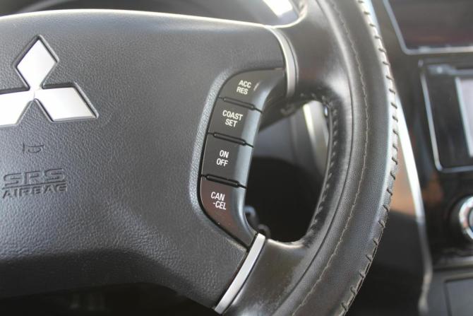Mitsubishi Pajero IV Рестайлинг 2 с пробегом 2014 года, цена 1 925 000 рублей, 241000 км, внедорожник, Автокод Объявления
