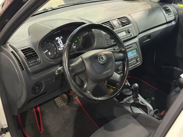 Skoda Fabia II Рестайлинг с пробегом 2011 года, цена 750 000 рублей, 129000 км, хэтчбек, Автокод Объявления