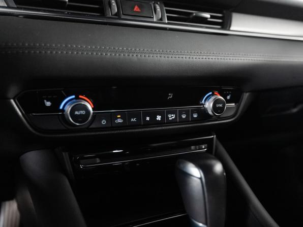 Mazda 6 III (GJ) Рестайлинг 2 с пробегом 2021 года, цена 2 181 000 рублей, 135477 км, седан, Автокод Объявления