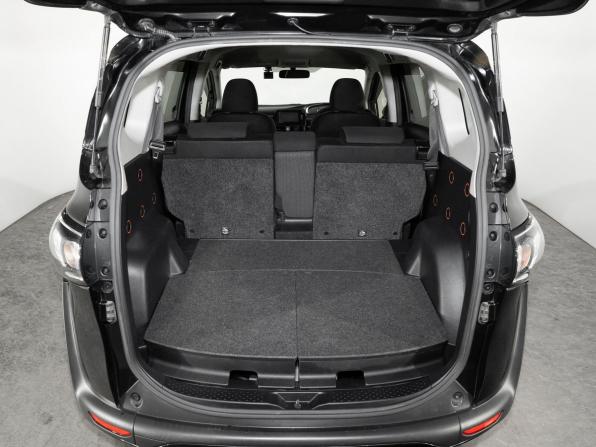 Toyota Sienta II Рестайлинг с пробегом 2021 года, цена 1 550 000 рублей, 120219 км, компактвэн, Автокод Объявления