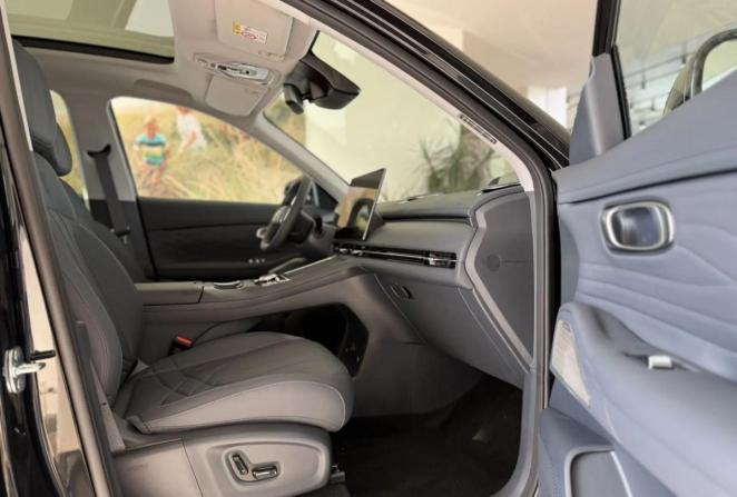 Новый Geely EX5 EM-i 2026 года, цена 3 974 990 рублей, внедорожник, Автокод Объявления