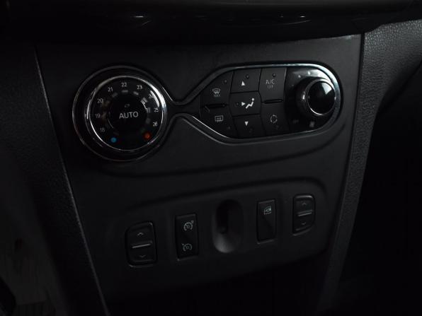 Renault Sandero II Рестайлинг с пробегом 2019 года, цена 969 999 рублей, 120625 км, хэтчбек, Автокод Объявления