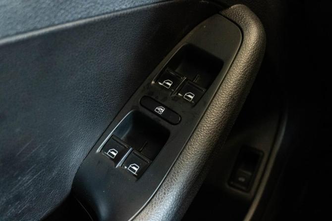 Volkswagen Jetta VI с пробегом 2013 года, цена 909 000 рублей, 168380 км, седан, Автокод Объявления
