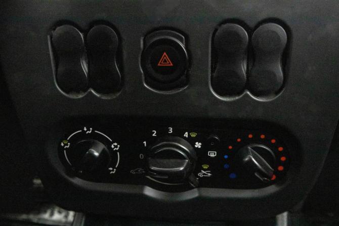 Renault Logan I Рестайлинг с пробегом 2015 года, цена 329 000 рублей, 190020 км, седан, Автокод Объявления