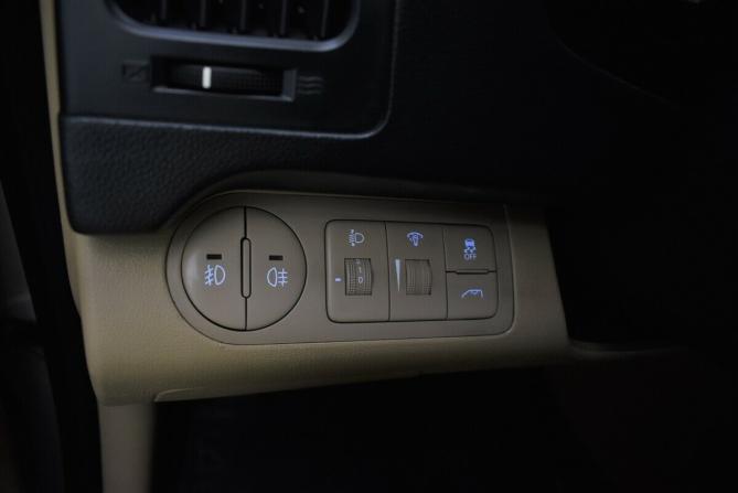 Hyundai H-1 II Рестайлинг с пробегом 2017 года, цена 2 200 000 рублей, 196126 км, минивэн, Автокод Объявления