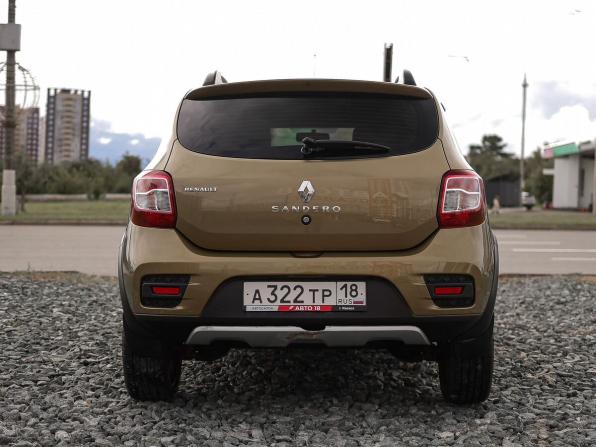 Renault Sandero II с пробегом 2015 года, цена 849 000 рублей, 71349 км, хэтчбек, Автокод Объявления