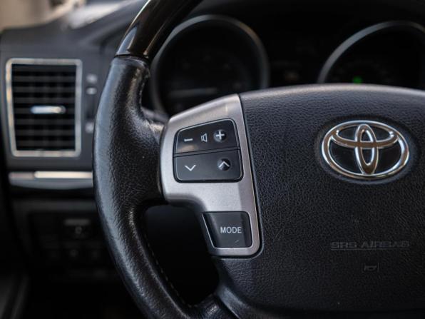 Toyota Land Cruiser 200 Series Рестайлинг 1 с пробегом 2014 года, цена 4 399 000 рублей, 228044 км, внедорожник, Автокод Объявления