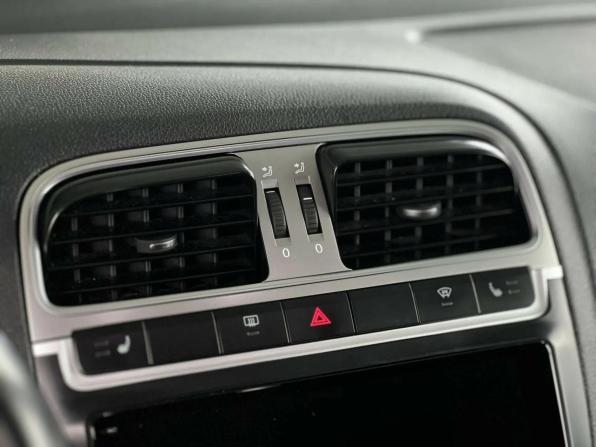 Volkswagen Polo V Рестайлинг с пробегом 2015 года, цена 895 000 рублей, 179030 км, седан, Автокод Объявления