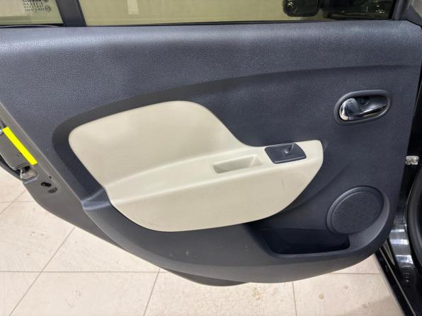 Renault Logan II с пробегом 2015 года, цена 700 000 рублей, 272365 км, седан, Автокод Объявления