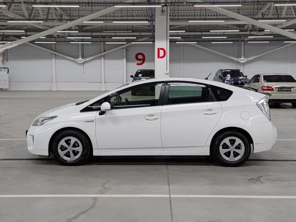 Toyota Prius III Рестайлинг (XW30) с пробегом 2015 года, цена 1 280 000 рублей, 114561 км, лифтбек, Автокод Объявления