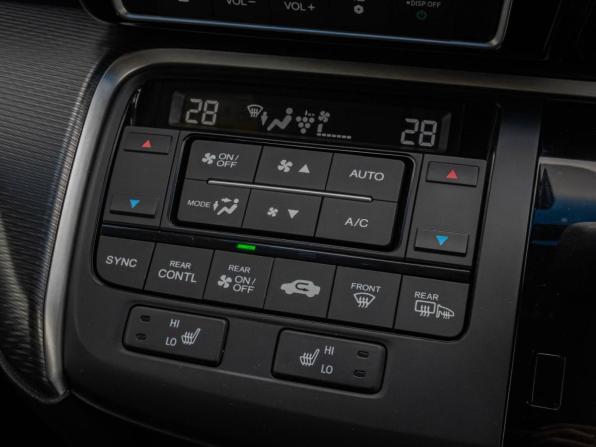Honda Stepwgn V Рестайлинг с пробегом 2019 года, цена 2 320 000 рублей, 80193 км, минивэн, Автокод Объявления