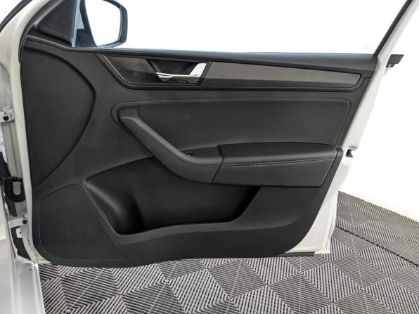 Skoda Rapid II с пробегом 2021 года, цена 1 285 000 рублей, 154473 км, лифтбек, Автокод Объявления