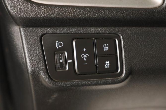 Hyundai Solaris II с пробегом 2019 года, цена 1 039 000 рублей, 259000 км, седан, Автокод Объявления