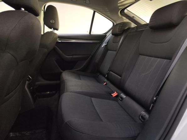 Skoda Octavia III (A7) Рестайлинг с пробегом 2017 года, цена 1 590 000 рублей, 224125 км, лифтбек, Автокод Объявления