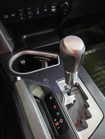 Toyota RAV4 IV (XA40) Рестайлинг с пробегом 2016 года, цена 2 390 000 рублей, 170642 км, внедорожник, Автокод Объявления