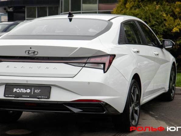 Hyundai Elantra VII (CN7) с пробегом 2023 года, цена 2 289 000 рублей, 300 км, седан, Автокод Объявления