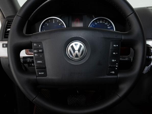 Volkswagen Touareg I Рестайлинг с пробегом 2007 года, цена 898 000 рублей, 237278 км, внедорожник, Автокод Объявления