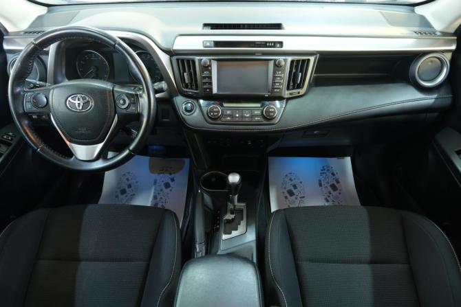 Toyota RAV4 IV (XA40) Рестайлинг с пробегом 2018 года, цена 2 259 000 рублей, 240000 км, внедорожник, Автокод Объявления