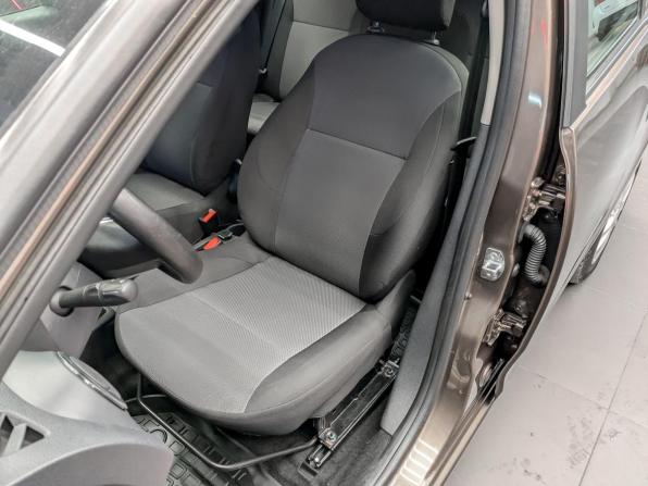 Renault Logan II Рестайлинг с пробегом 2021 года, цена 1 050 000 рублей, 72572 км, седан, Автокод Объявления