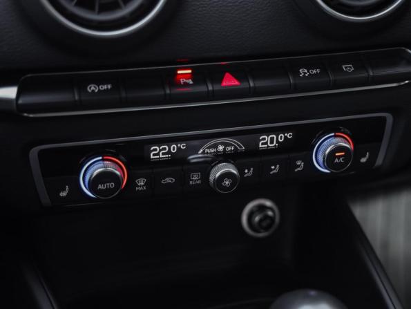 Audi A3 III (8V) Рестайлинг с пробегом 2019 года, цена 2 049 000 рублей, 91731 км, седан, Автокод Объявления