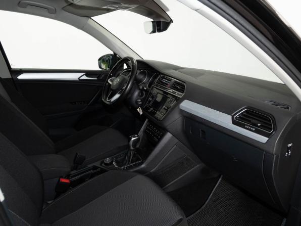 Volkswagen Tiguan II Рестайлинг с пробегом 2021 года, цена 2 833 000 рублей, 123100 км, внедорожник, Автокод Объявления