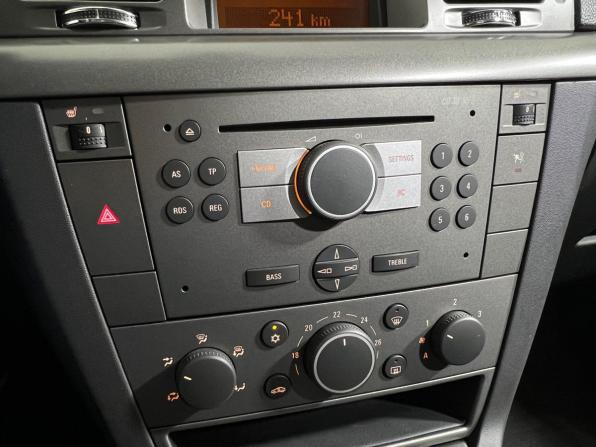 Opel Vectra C Рестайлинг с пробегом 2005 года, цена 589 000 рублей, 122101 км, седан, Автокод Объявления