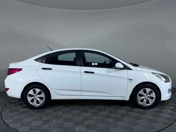 Hyundai Solaris I Рестайлинг с пробегом 2015 года, цена 950 000 рублей, 136500 км, седан, Автокод Объявления